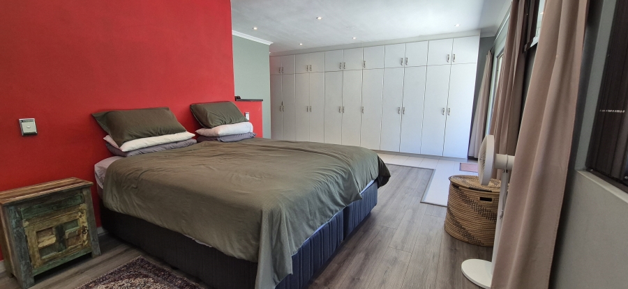 5 Bedroom Property for Sale in Table View Western Cape